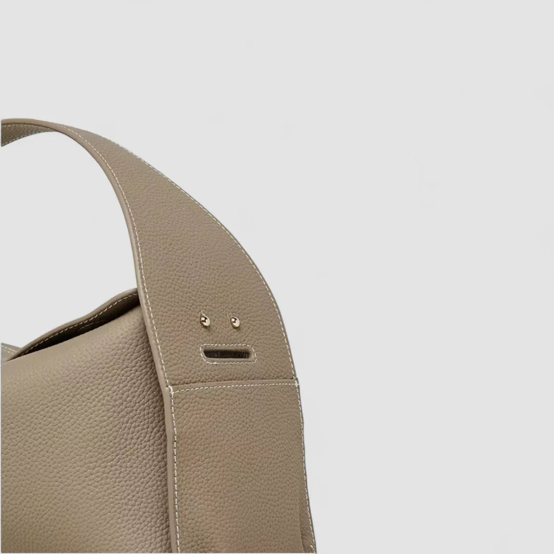 Tvesa Handbag in Pure Leather