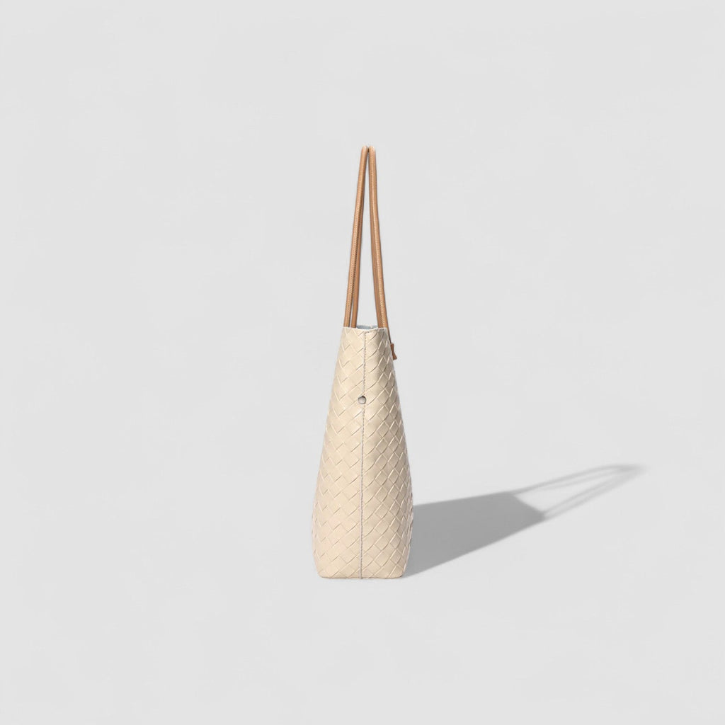 The Elowen Tote in Pure Leather