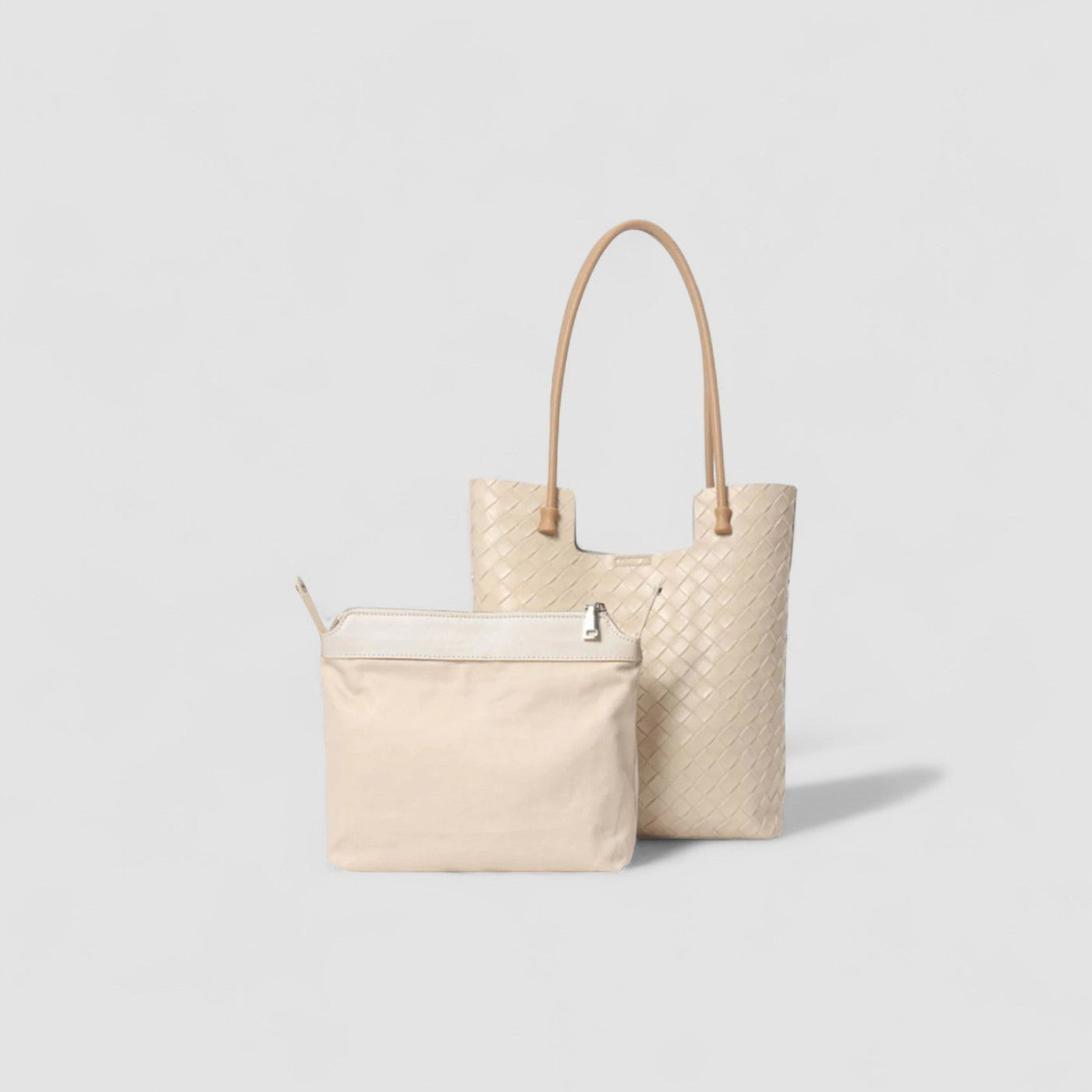 The Elowen Tote  in Pure Leather