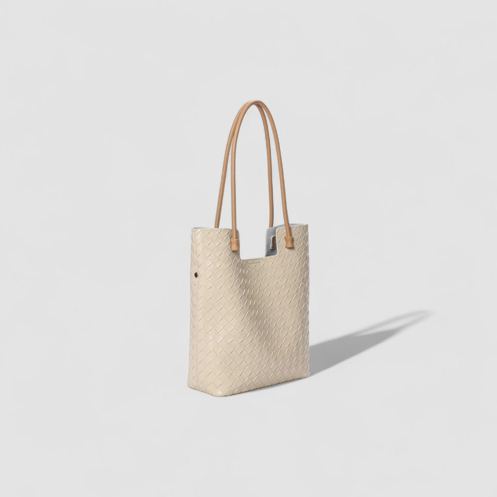 The Elowen Tote in Pure Leather