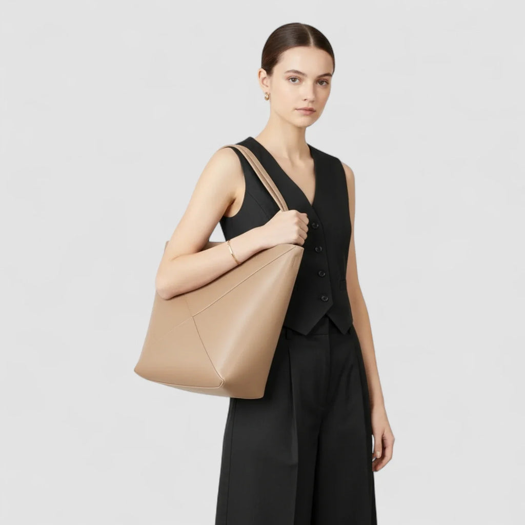 The EDA Tote Bag in Pure Leather